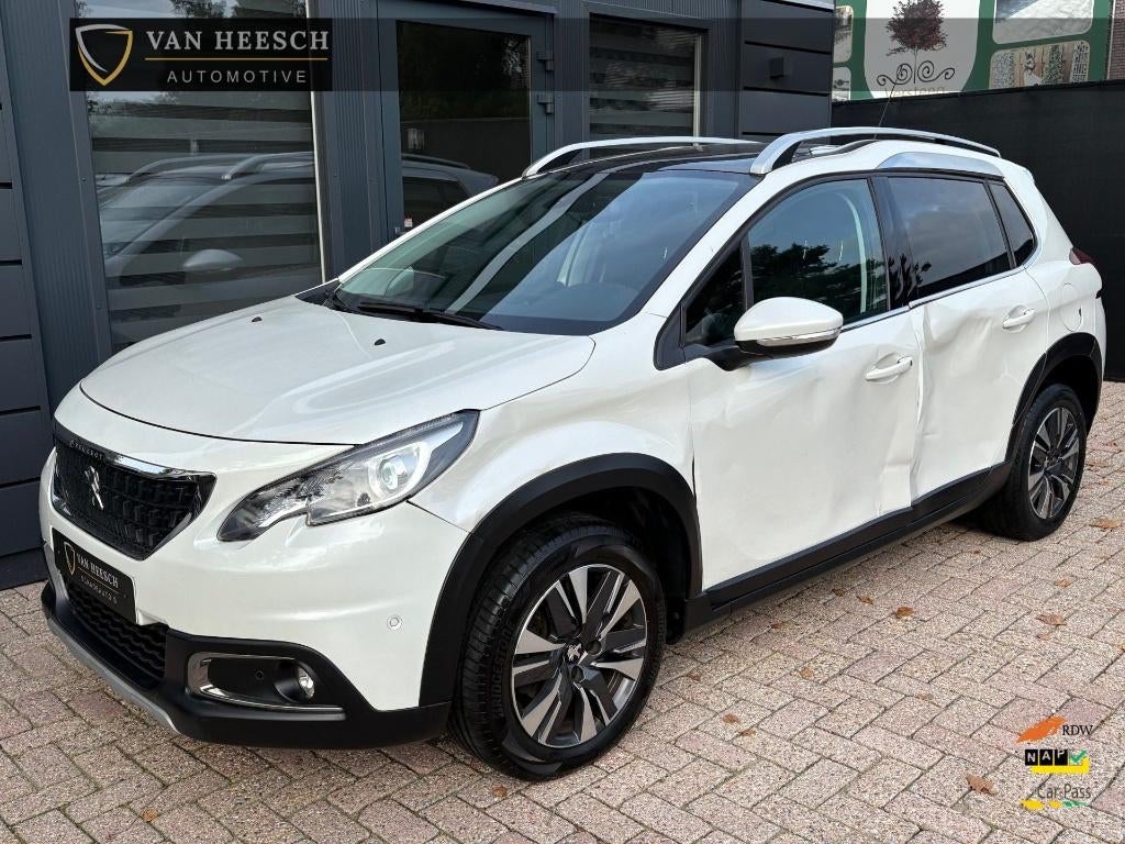 Peugeot 2008 1.2 Allure | Navi Panoramadak Camera | 2018, Ophalen, 1199 cc, Wit, Handgeschakeld