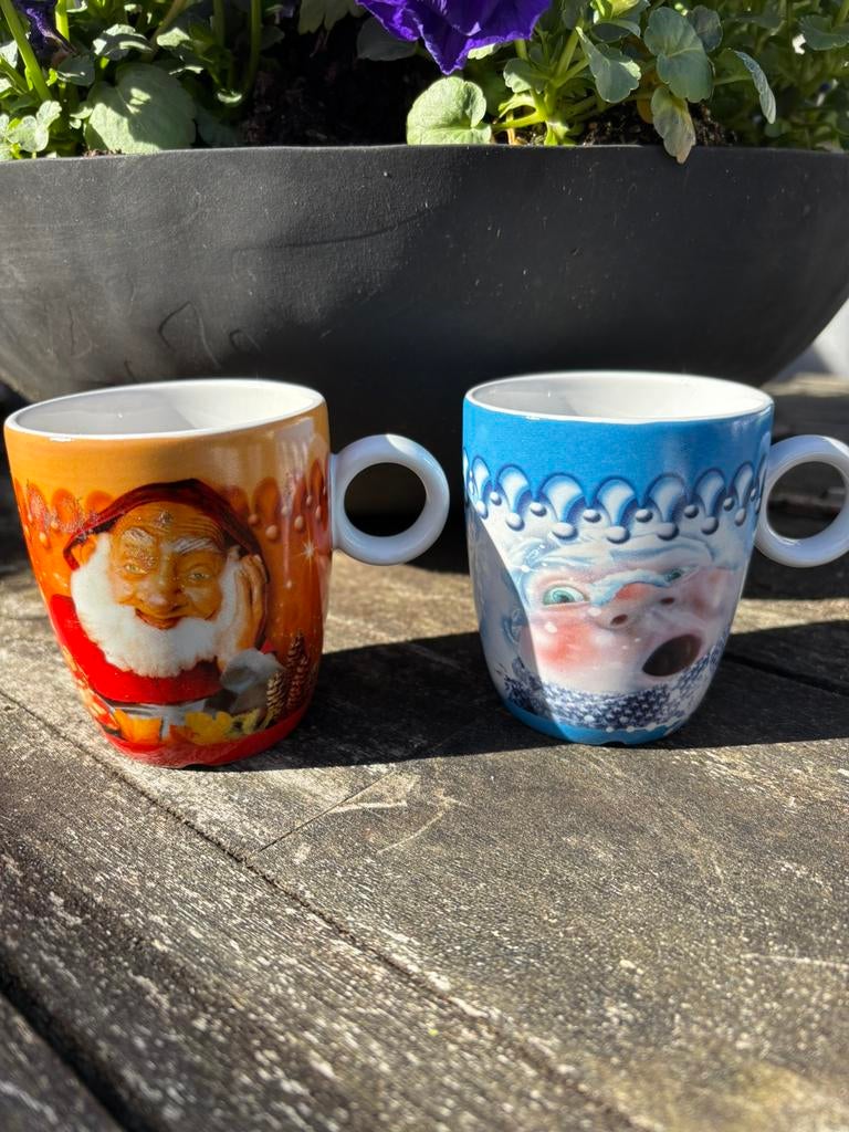 Efteling 2 mokken blauw en oranje, Verzenden