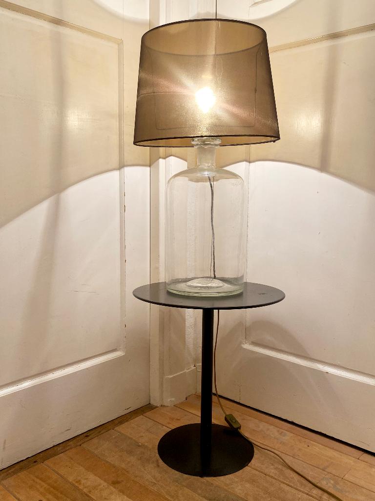 Unieke tafellamp | vintage apothekersfles | kap zwart gaas, Huis en Inrichting, Lampen | Tafellampen, Gebruikt, 50 tot 75 cm, Glas