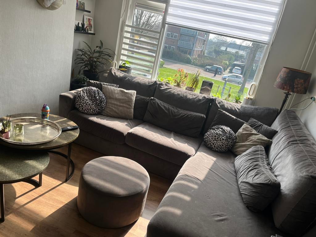 Lounge bank antreciet grijs suede met bijhorende poef, Ophalen, Gebruikt, Stof