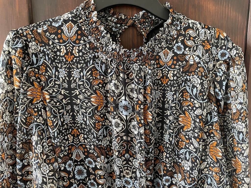 Prachtige chiffon jurk met bloemmotief van c&a maat 36, Kleding | Dames, Jurken, Blauw, Ophalen of Verzenden, Zo goed als nieuw