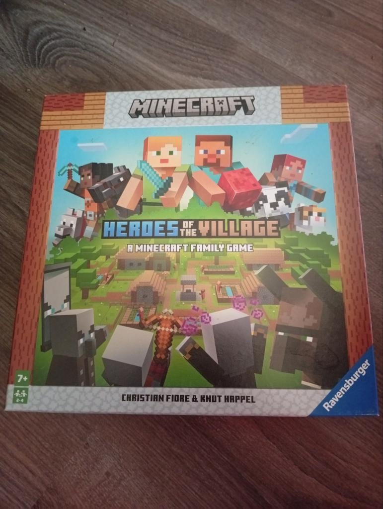 Minecraft Heroes of the Village Bordspel Ravensburger, Drie of vier spelers, Ophalen of Verzenden, Zo goed als nieuw, Ravensburger