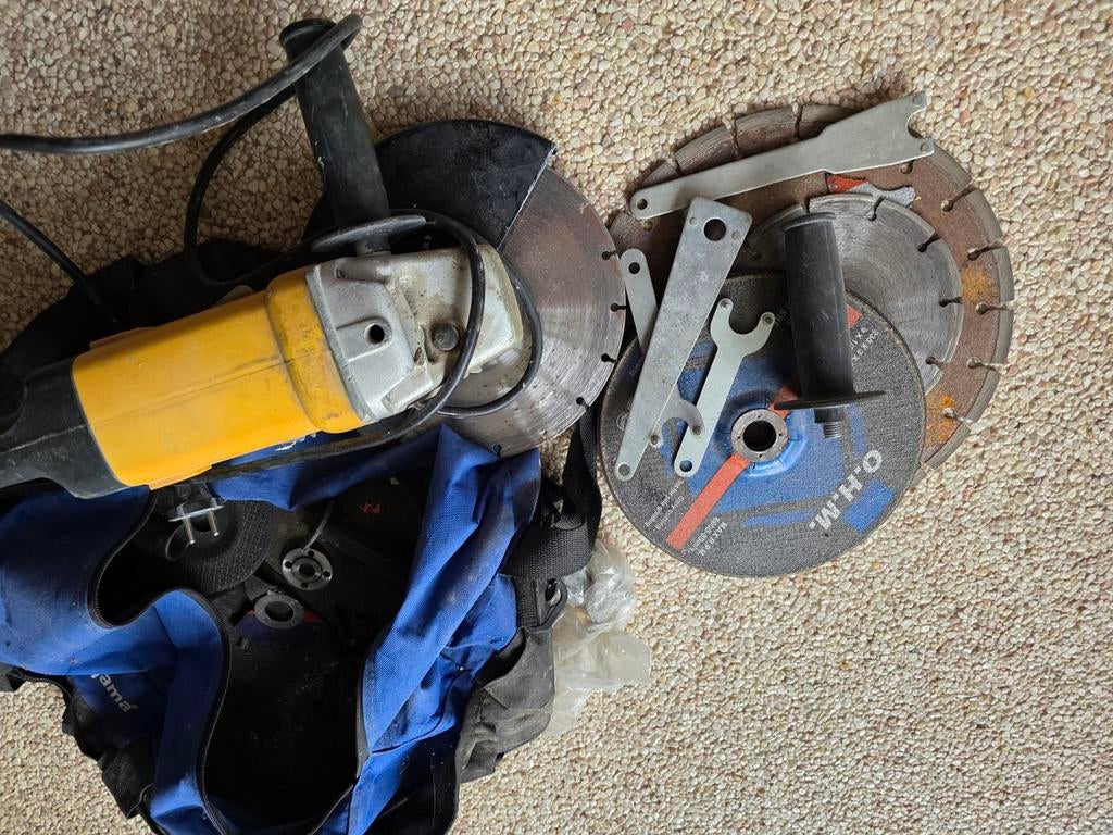 Brüder Mannesmann 230mm Angle Grinder – 2000W (Art. 12165), Ophalen, 1000 watt of meer