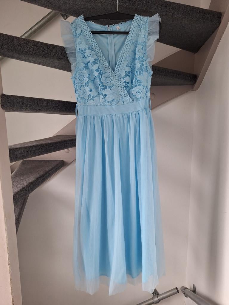 Lichtblauwe kanten jurk met tule, maat 36, Kleding | Dames, Blauw, Ophalen of Verzenden, Zo goed als nieuw, Knielengte