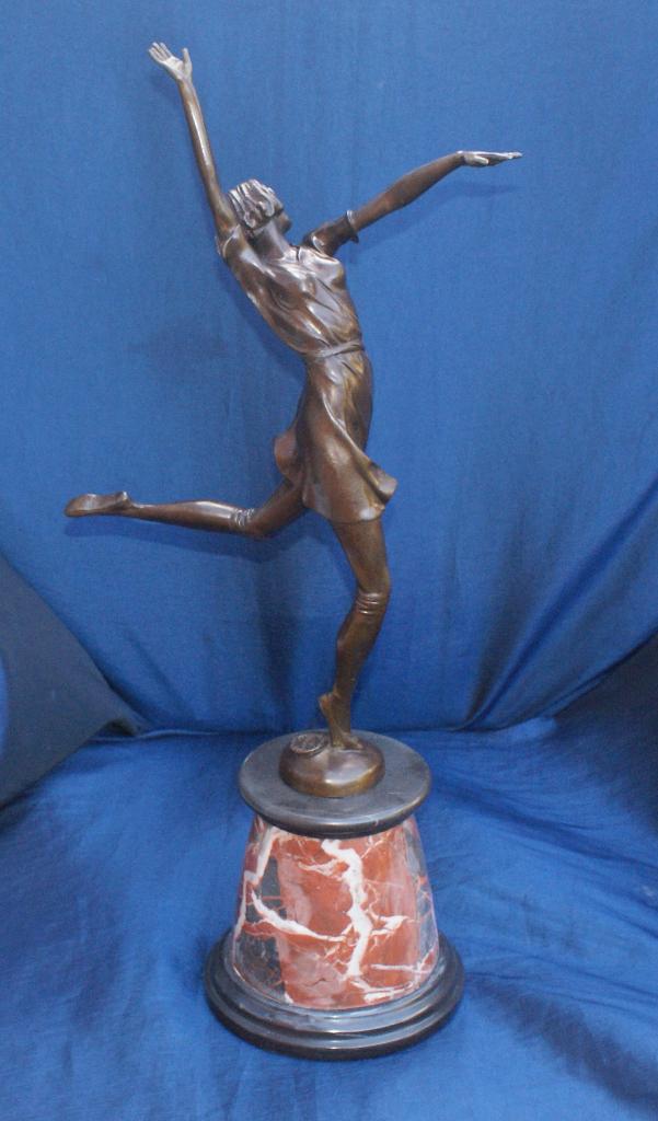 Bronzen beeld danseres Bruno Zach, Ophalen