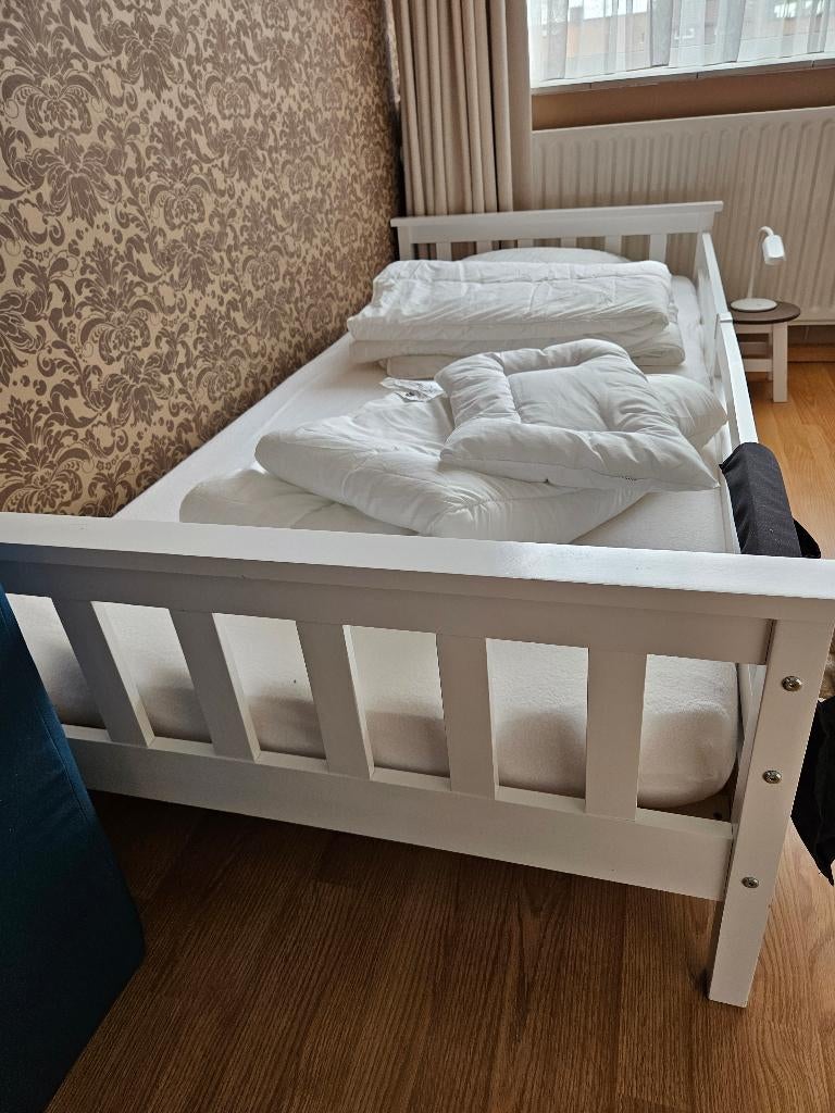 ledikant inclusief matras, moet weg ivm verhuizing, Ophalen, Zo goed als nieuw, Ledikant