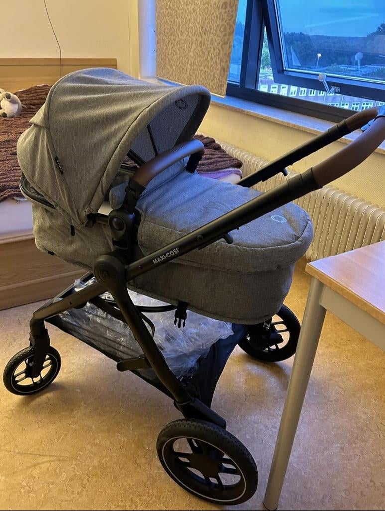 Maxi-Cosi Zelia S Trio Stroller 3 in 1 Set, 0 - 4 Years., Kinderen en Baby's, Kinderwagens en Combinaties, Zo goed als nieuw, Ophalen of Verzenden