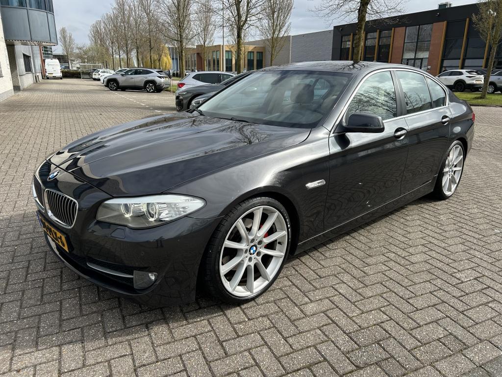 BMW 5 Serie 523i High Executive 204PK LEER STOELVW NAP!, Auto's, Euro 5, Gebruikt, 2000 kg, 2996 cc
