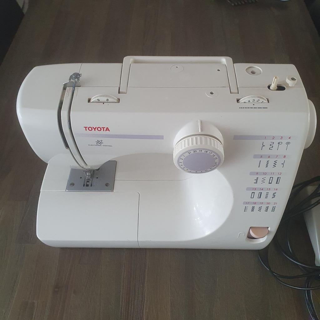 Toyota Naaimachine - Wit, Goede Staat alleen ophalen, Ophalen, Gebruikt, Naaimachine, Overige merken
