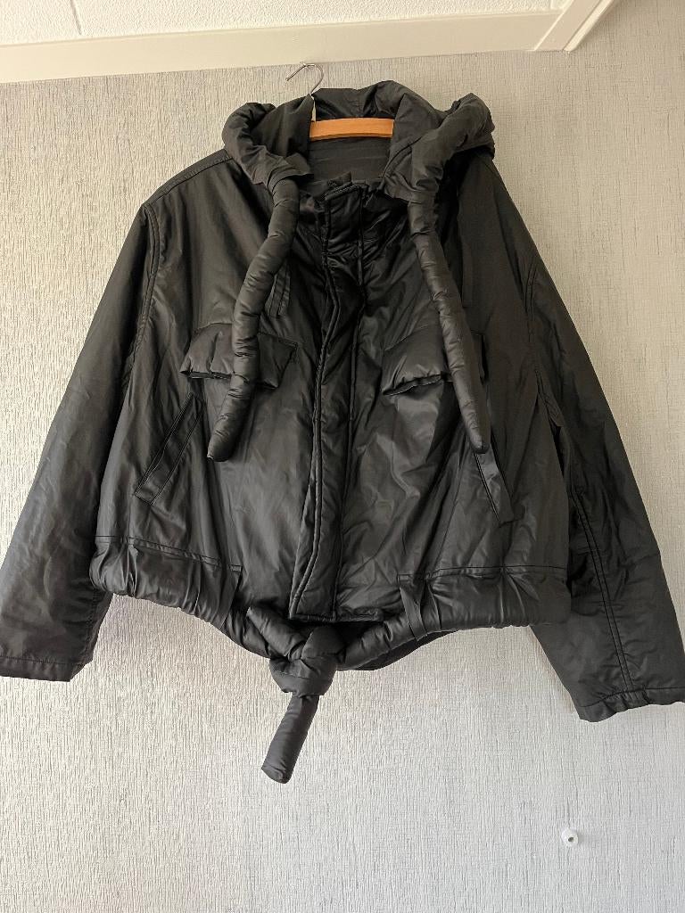 BLACK tussen jas, Ophalen of Verzenden, Zo goed als nieuw, Maat 42/44 (L), Zwart