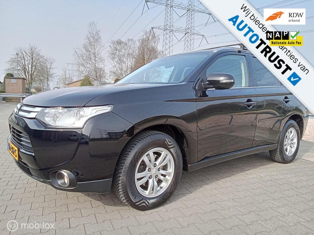 Mitsubishi Outlander 2.0/ 7 persoons Edition/clima/cruise/tr, Zwart, 4 cilinders, 150 pk, 7 stoelen