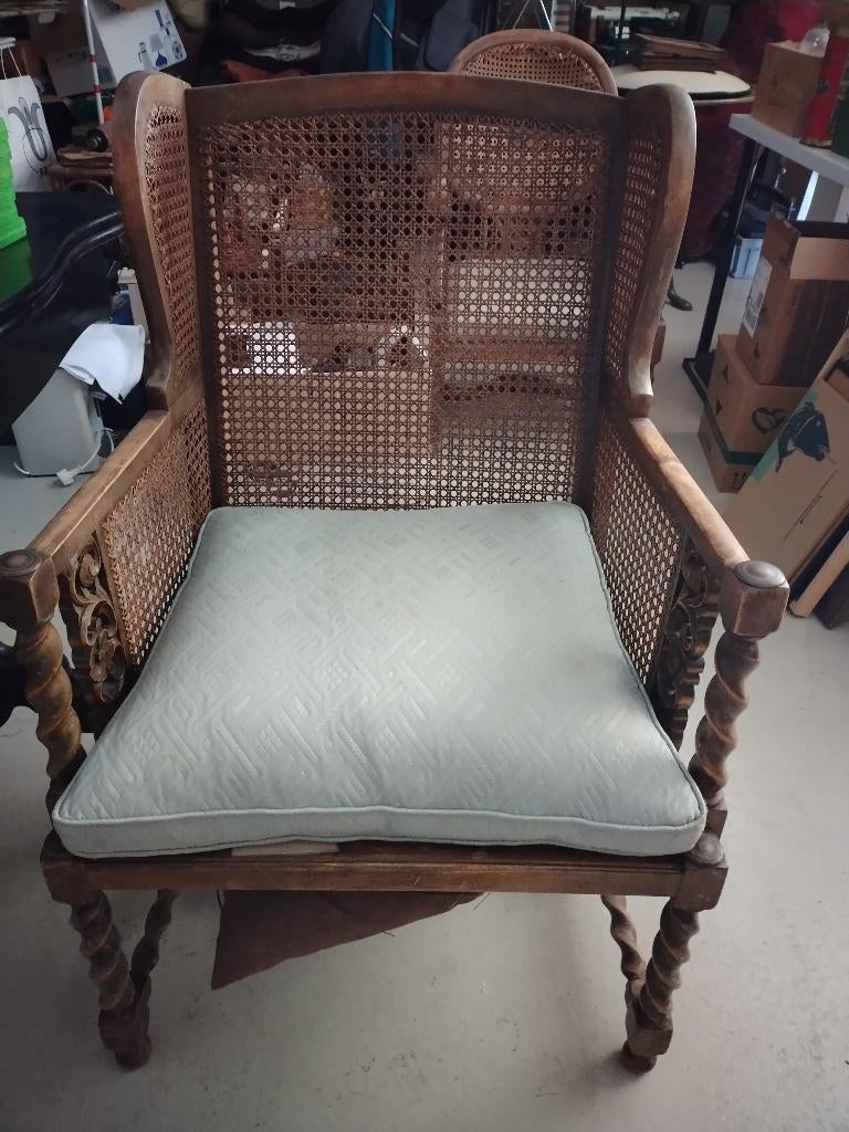 Antieke leunstoel met rieten matting, Antiek en Kunst, Antiek | Meubels | Stoelen en Banken, Ophalen