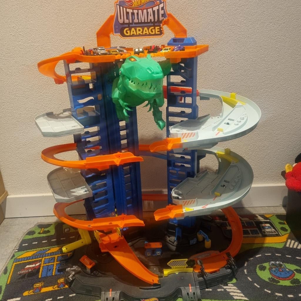 Hotwheels ultimate garage inclusief auto's, Ophalen, Zo goed als nieuw, Handmatig, Hot Wheels