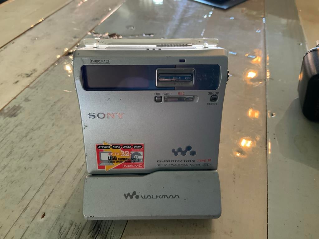 Sony MiniDisc Walkman MZ-N1 NetMD met dock + afstandsbedieni, Ophalen of Verzenden, Minidisc-speler