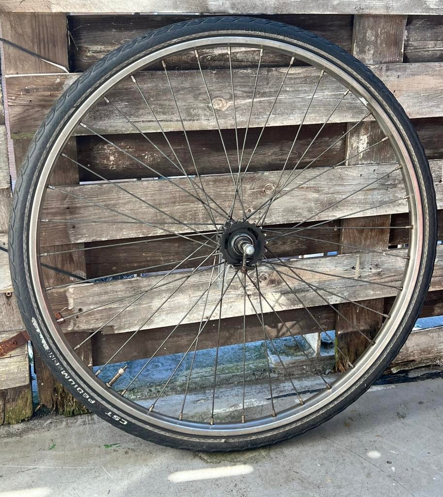 Prima achterwiel 28 inch achter terugtraprem, Ophalen, Zo goed als nieuw, Wiel