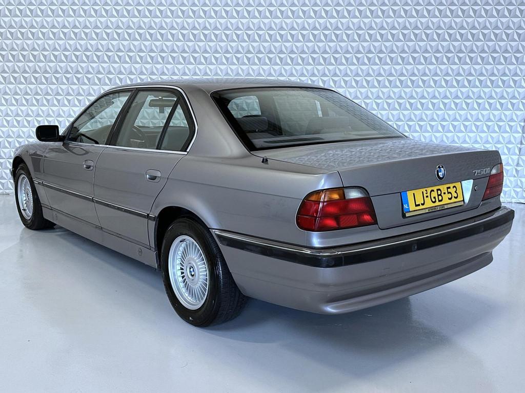 BMW 7-serie 750i V12 Youngtimer PDC Stoelverwarming Clmate+C, Auto's, BMW, Automaat, Origineel Nederlands, Bedrijf, Grijs