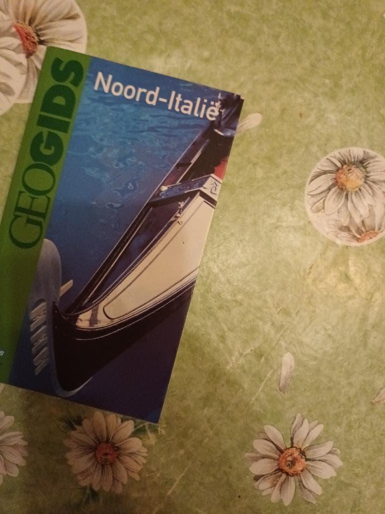 Noord Italie Geogids ANWB reisgids Milaan Gardameer Parma, Europa, Ophalen of Verzenden, Zo goed als nieuw, Reisgids of -boek