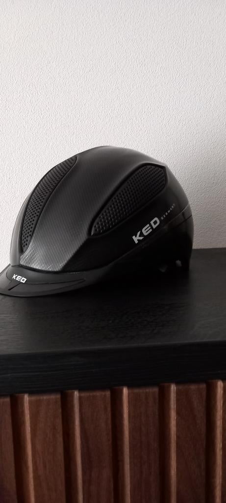 Zo goed als nieuwe cap maat L €10,--, Dieren en Toebehoren, Paardrijkleding, Dressuur, Kinderen, Ophalen of Verzenden, Zo goed als nieuw