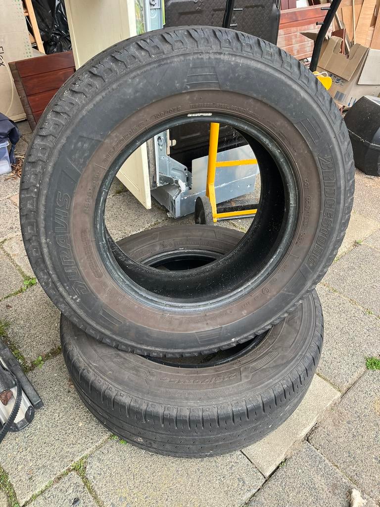 T.e.a.b. Autobanden 215/70R15 Duravis en Nexen Roadian, Auto diversen, Autosport-onderdelen, Gebruikt, Ophalen