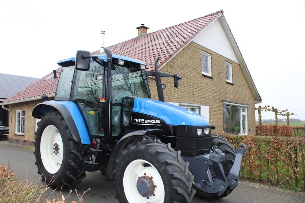 New Holland TS TS 115 (bj 2001), Zakelijke goederen, Agrarisch | Tractoren, Gebruikt, 80 tot 120 Pk, New Holland, Meer dan 10000