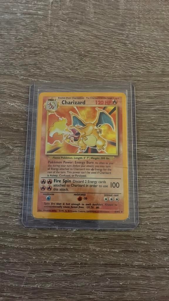 Pokemonkaart Charizard Base set, Verzenden, Zo goed als nieuw, Losse kaart, Foil