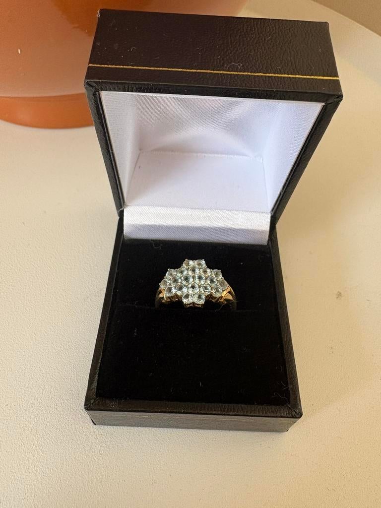 9 karaat gouden ring met Aquamarijn, Ophalen of Verzenden, Zo goed als nieuw, 17 tot 18, Dame