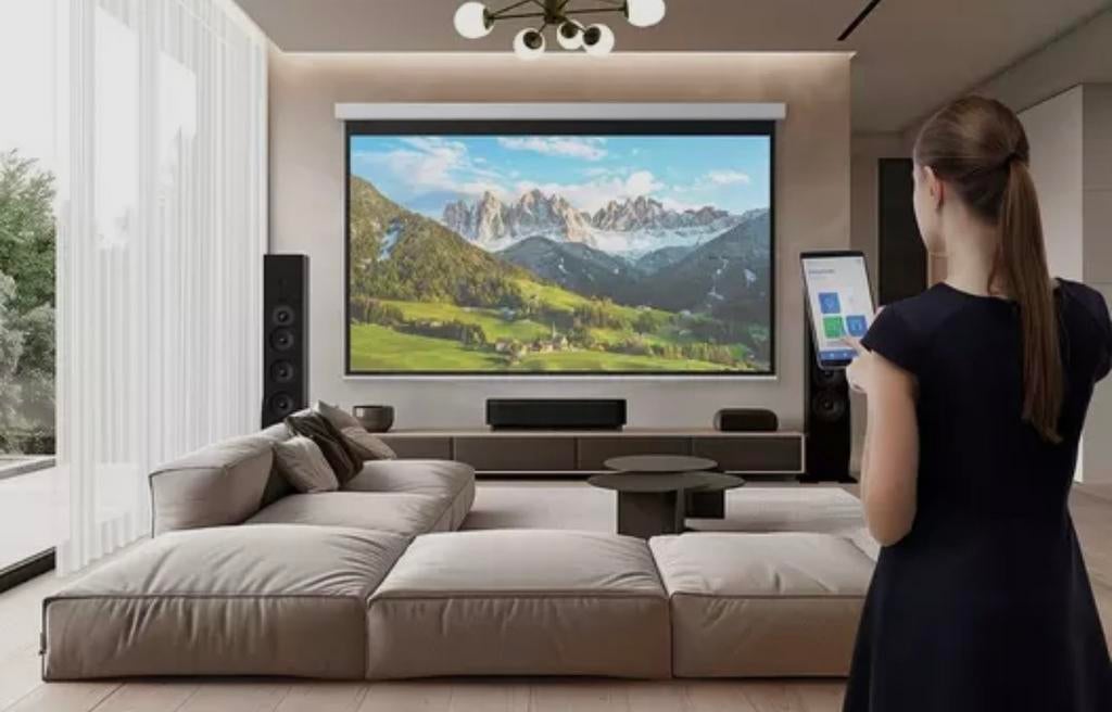 Epson EH-QS100 4K PRO-UHD van 5199 euro nu voor 2799 euro, Audio, Tv en Foto, Beamers, Dedemsvaart / Zwolle, Epson, Nieuw, Ophalen of Verzenden