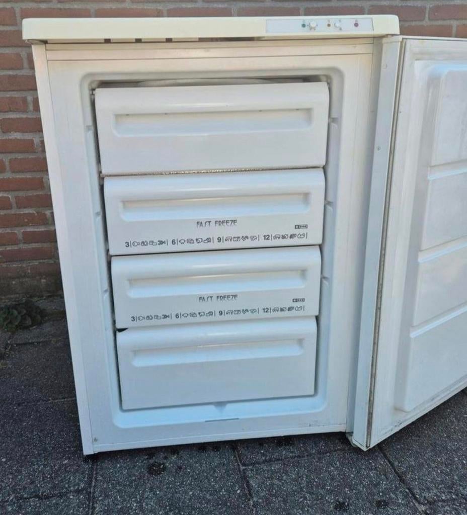 Vriezer zanussi tafelmodel, Witgoed en Apparatuur, Gebruikt, Minder dan 85 cm, Energieklasse A of zuiniger, Ophalen