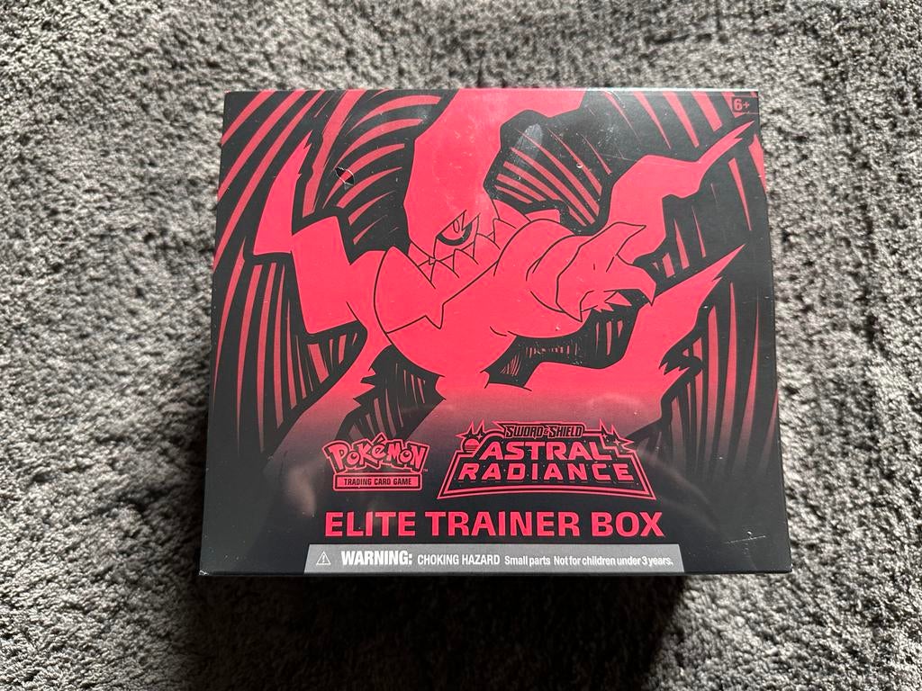 Pokémon Astral Radiance Elite Trainer Box - Kleine scheur, Ophalen of Verzenden, Nieuw, Overige typen