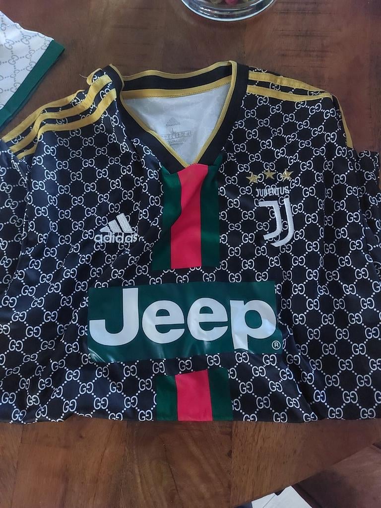 2 Juventus en Gucci T-shirts maat L, Kleding | Heren, T-shirts, Ophalen of Verzenden