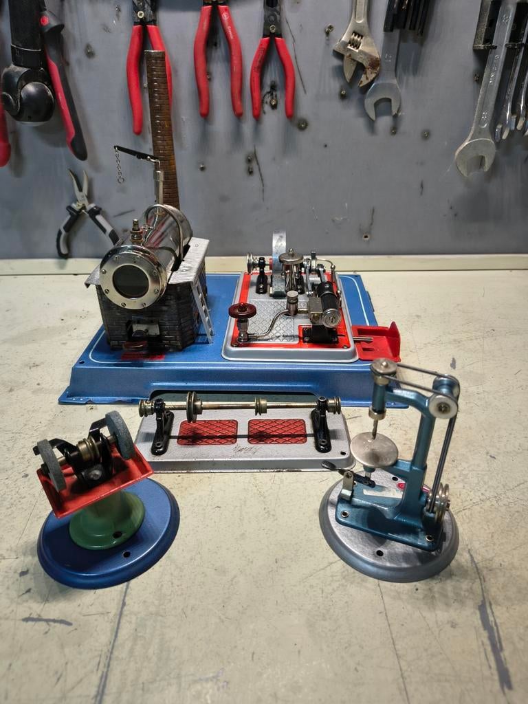 Wilesco D16 stoommachine met accessoires., Hobby en Vrije tijd, Modelbouw | Overige, Ophalen of Verzenden, Zo goed als nieuw, Groter dan 1:32