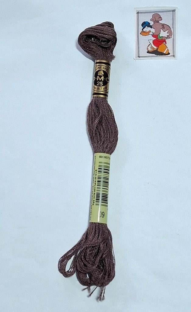 DMC mouline, bruin 09, Mulhouse, France, Ophalen of Verzenden, Borduurgaren of Zijde, DMC