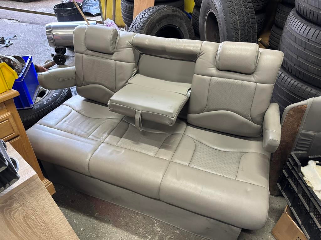 Een elektrische achterbank Chevrolet Express GMC Savana, Ophalen, Chevrolet