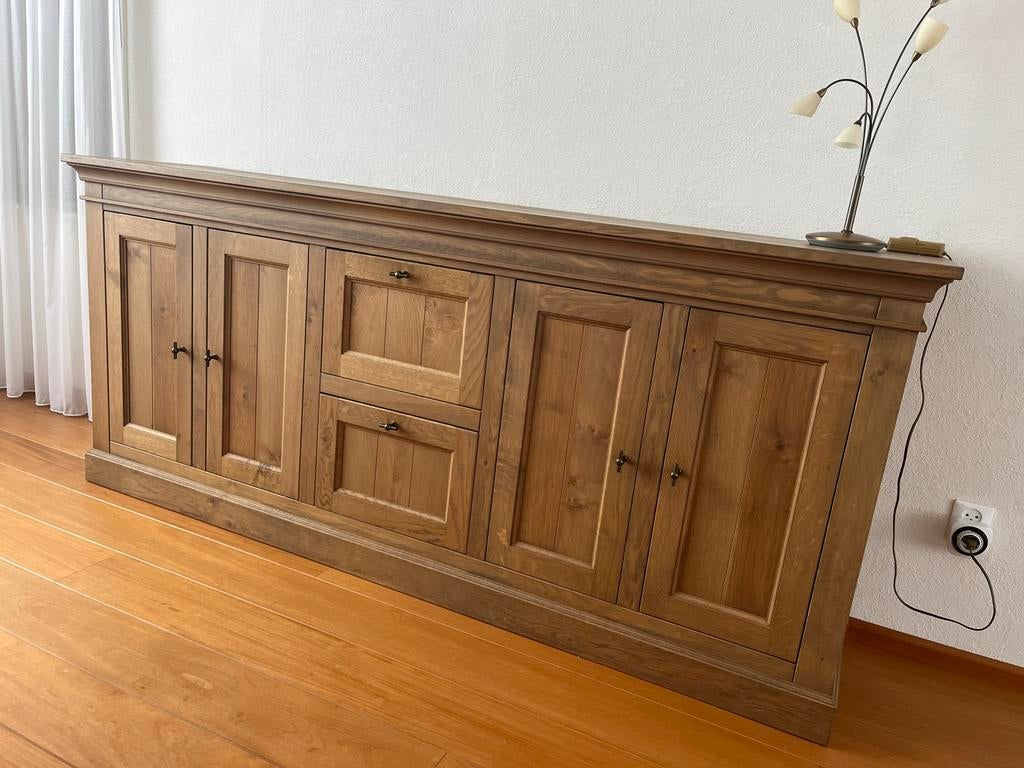 Eiken houten dressoir met lades en deuren., Huis en Inrichting, Kasten | Dressoirs, Ophalen, Klassiek, 200 cm of meer, Met lade(s)
