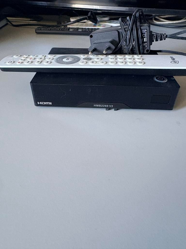 KPN HMB2260 V2 decoder met afstandsbediening en adapter, Ophalen, Gebruikt, Decoder