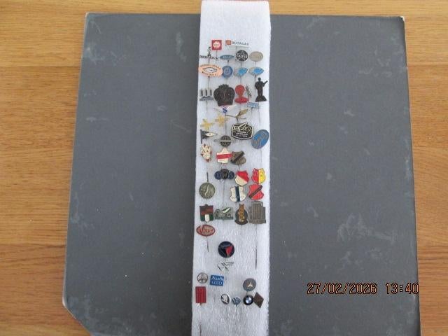 Partij speldjes rotterdam voetbal luchtvaart etc, Ophalen of Verzenden, Gebruikt, Overige onderwerpen, Speldje of Pin