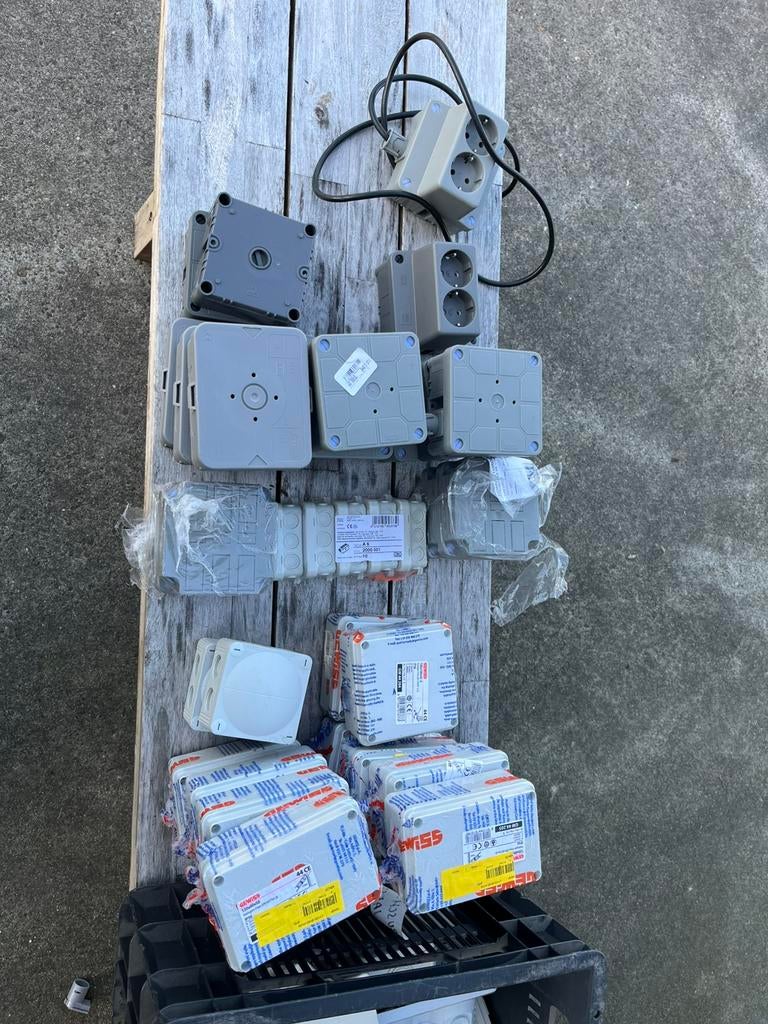 Lasdozen en elektromateriaal, Ophalen of Verzenden, Zo goed als nieuw