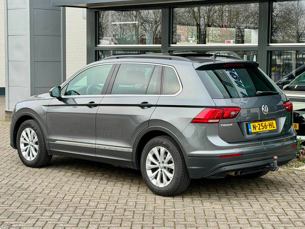 Volkswagen Tiguan 1.5 TSI ACT Highline Automaat Pano Trekhaa, 4 cilinders, 150 pk, Leder, USB