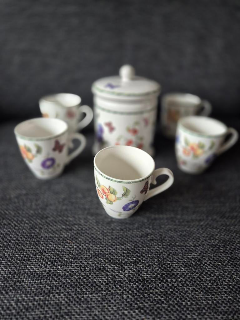 Set van 6 kopjes en een pot met deksel, Antiek en Kunst, Ophalen of Verzenden