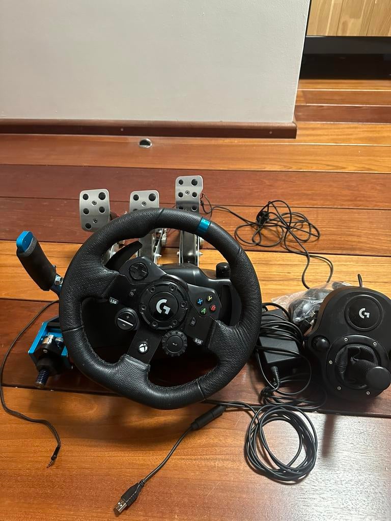 Logitech G923 stuur + shifter & handrem Pedalen voor simrig, Spelcomputers en Games, Spelcomputers | Xbox | Accessoires, Ophalen