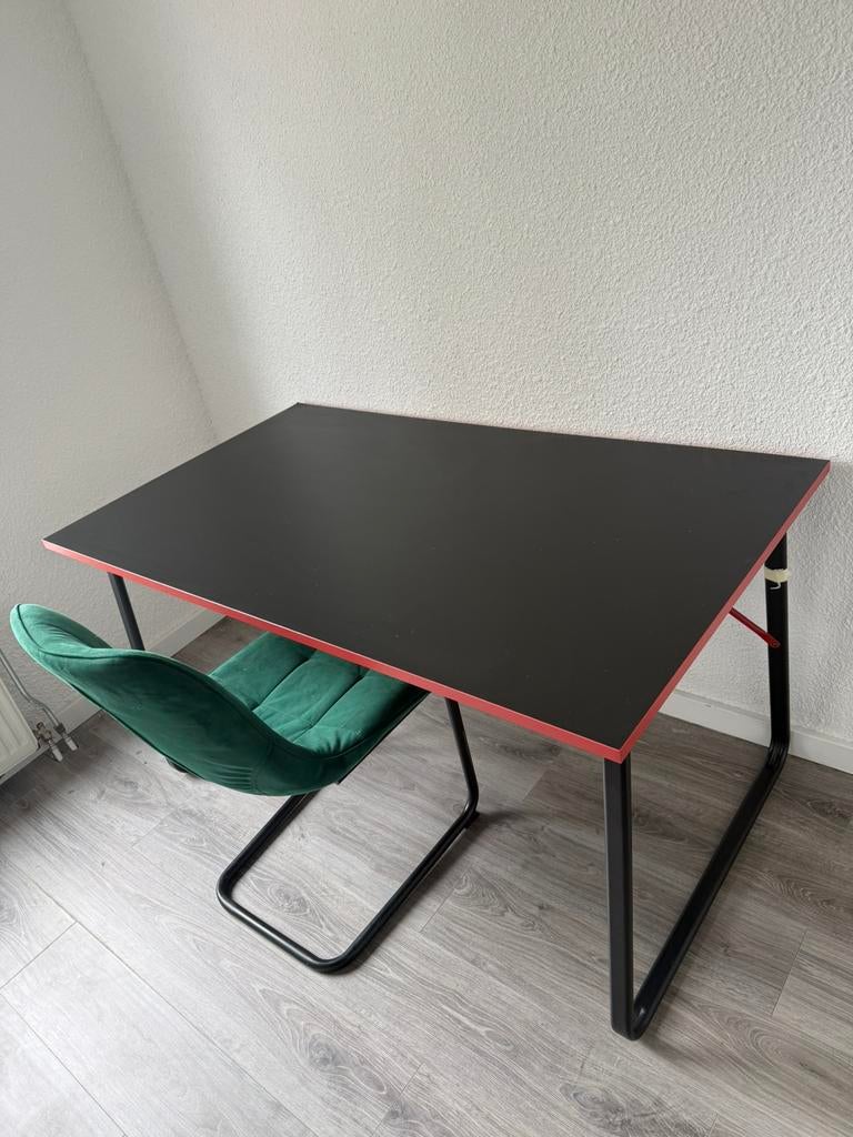 Gaming Desk Like New, Ophalen, 100 tot 150 cm, 50 tot 100 cm, Zo goed als nieuw