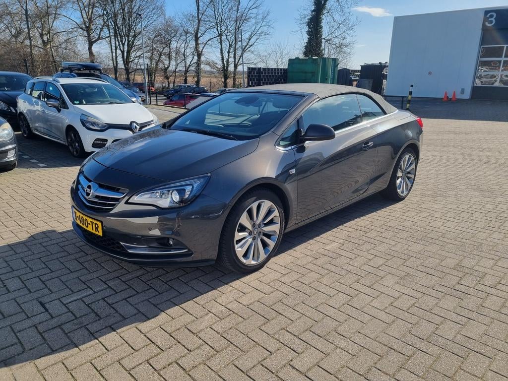 Opel Cascada 1.6 Turbo Cosmo 125KW H6 2015 Grijs, Auto's, Opel, Voorwielaandrijving, Euro 5, Zwart, 4 cilinders