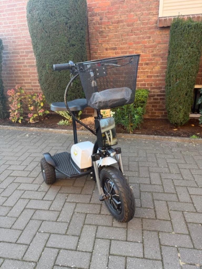 Briski Step (Elektrische Scootmobiel) - Lithium-Ion Accu, Overige merken, Ophalen of Verzenden, 16 km/u of meer, 26 t/m 35 km