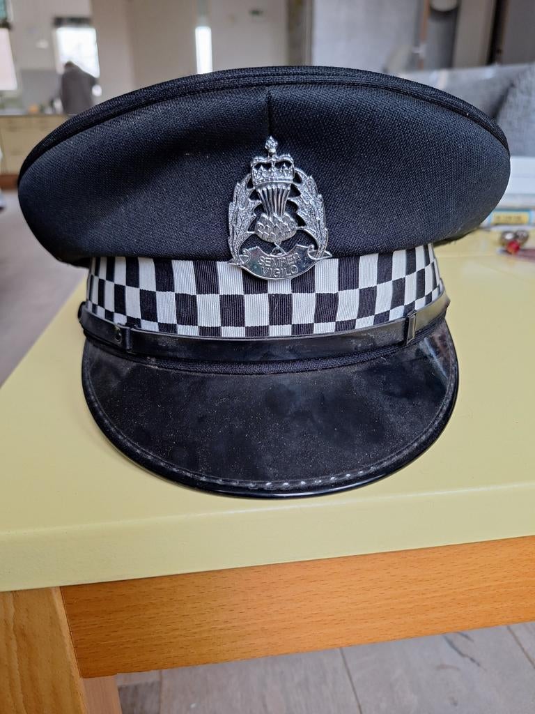 Politiepet - engeland Schotland origineel, Ophalen of Verzenden, Landmacht, Nederland