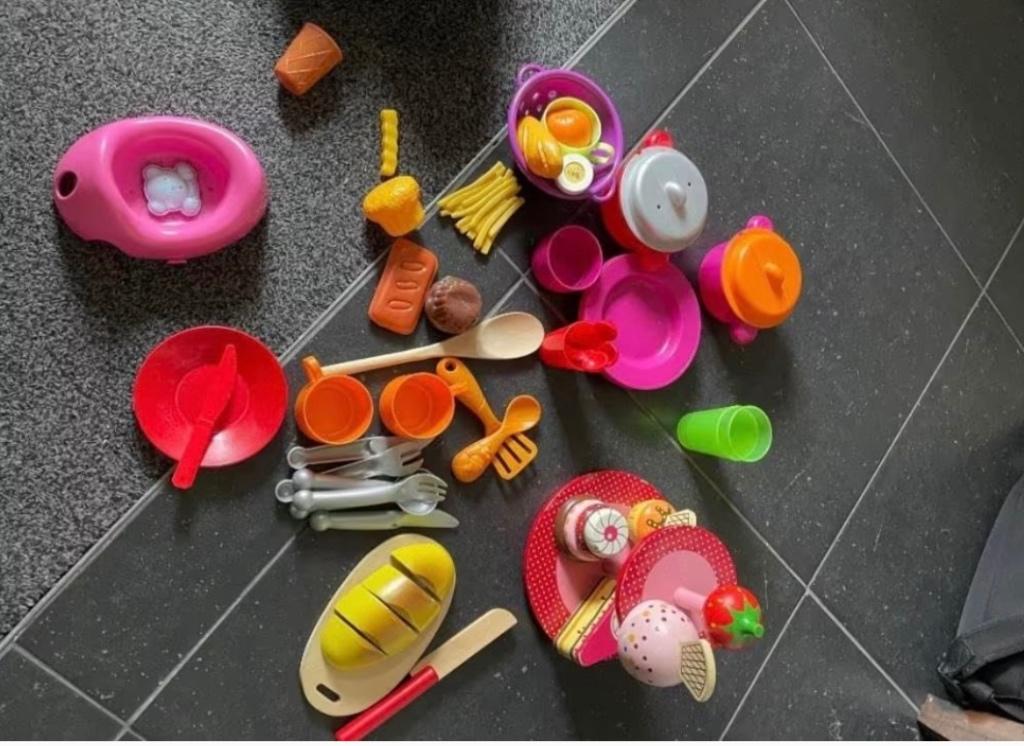 Keuken spulletjes etagère taartjes borden Hout, Kinderen en Baby's, Ophalen, Zo goed als nieuw, Hout, Speelkeuken-accessoire