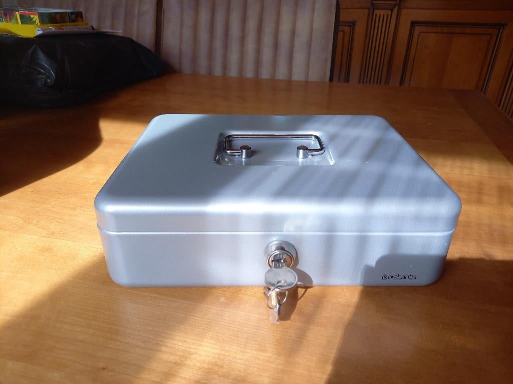 geldkistje/ documentenkistje, Ophalen of Verzenden