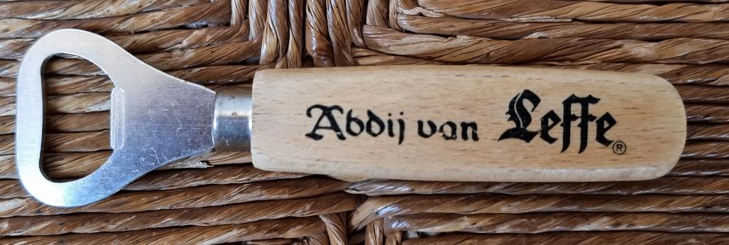 Belgische houten flesopener Abdij van Leffe - IZGST, Verzamelen, Ophalen of Verzenden, Gebruikt, Flesopener, Leffe