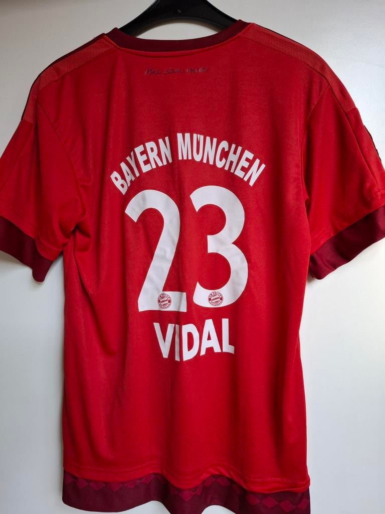 Voetbal shirt Bayern München maat S Vidal, Verzamelen, Ophalen of Verzenden, Zo goed als nieuw, Buitenlandse clubs, Shirt