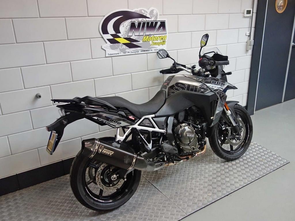 SUZUKI V-STROM 800 - foto 3