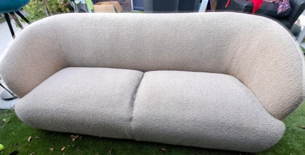 Mooie Bouclé Bank - Gerepareerde Scheur, Ophalen, Gebruikt, 150 tot 200 cm, Tweepersoons